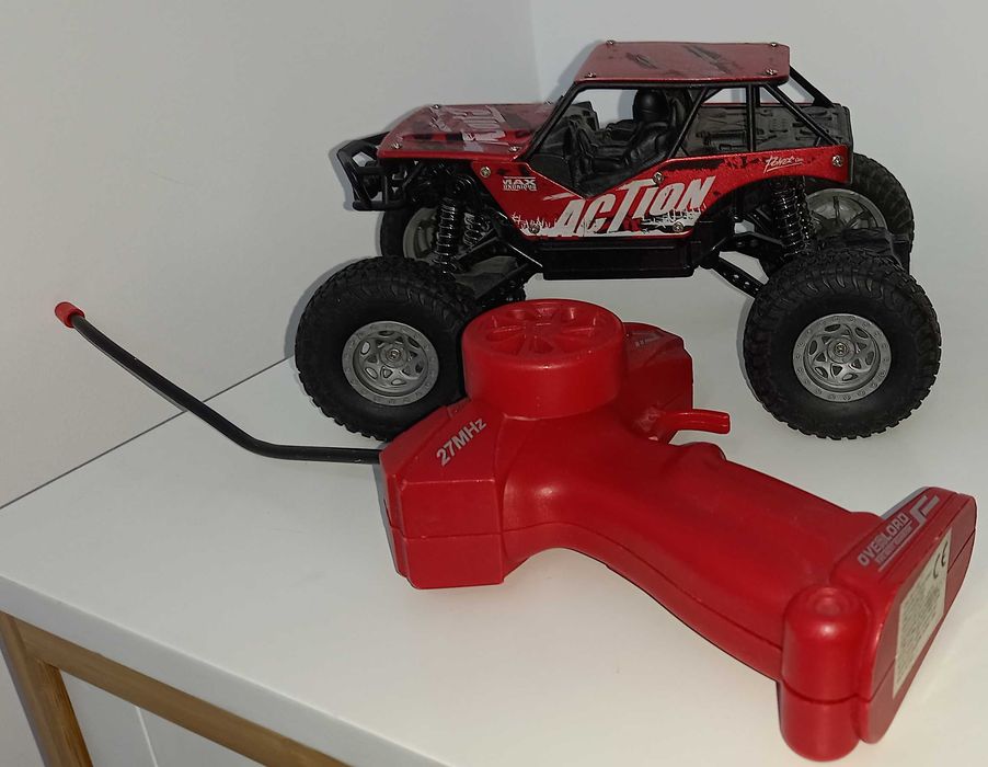 Masina cu telecomanda si baterii