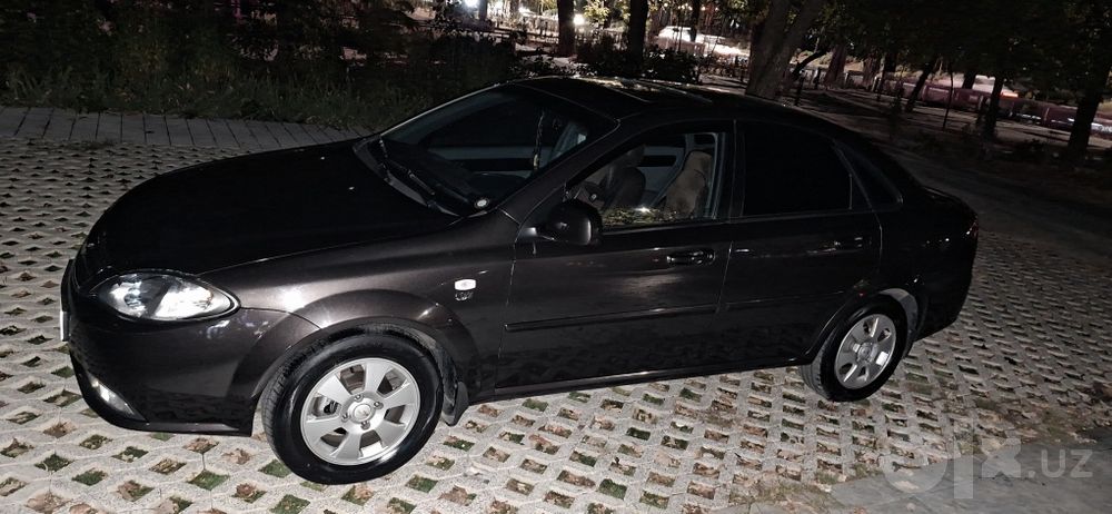 Автомобил сотилади