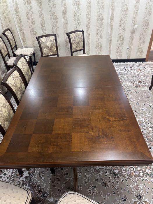 Раздвижной стол для гостиной