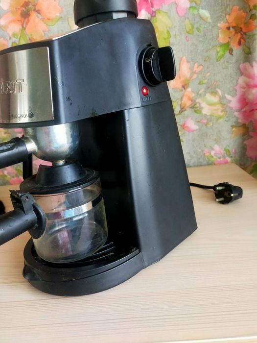 Продам рожковую кофеварку