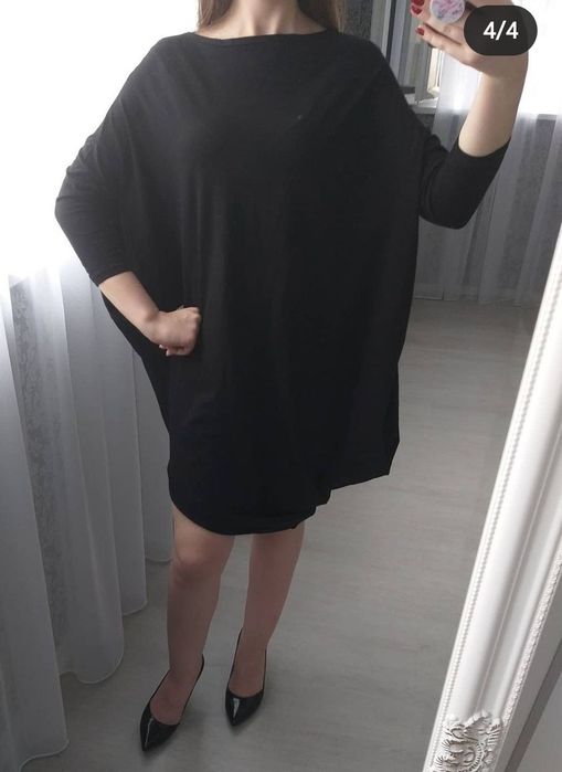 Черна асиметрична рокля с колан