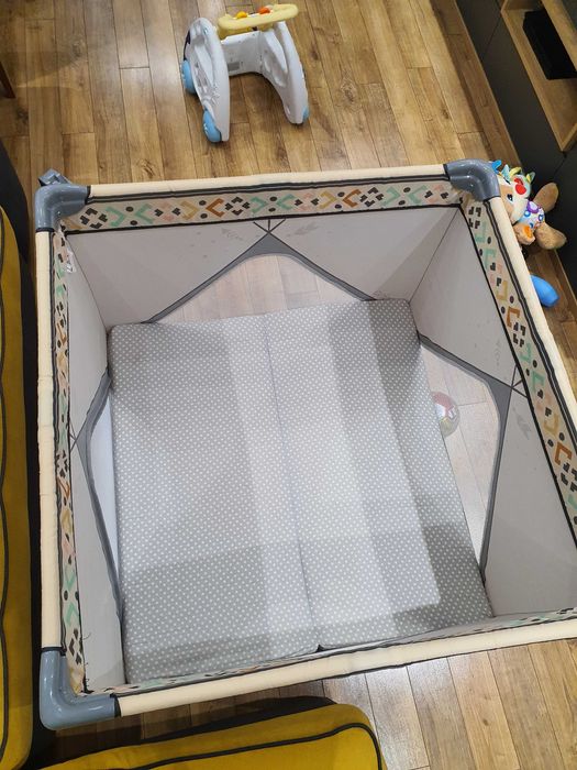 Бебешка кошара за игра