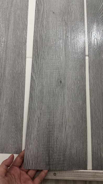 Самоклеющийся ламинат