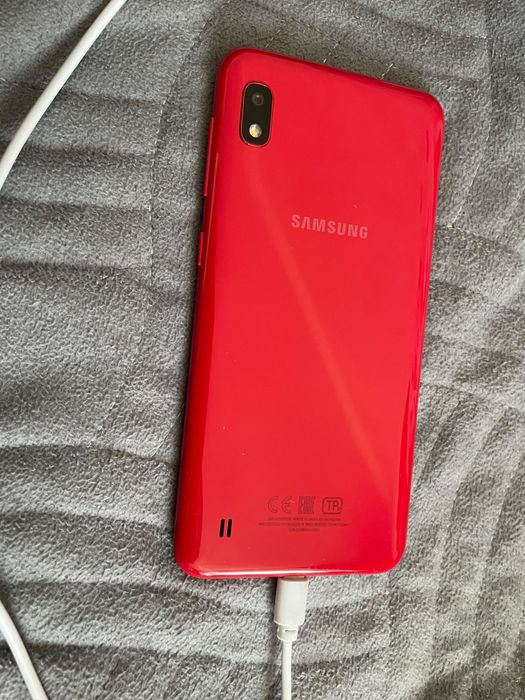 Продам телефон самсунг а10