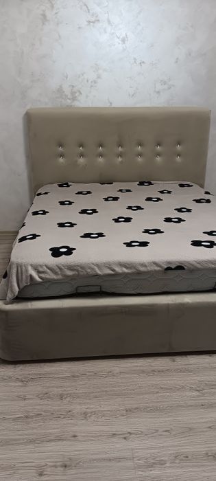 Tapitez scaune banci capete pat sau tot patul