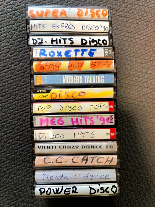 Casete audio cu muzica disco