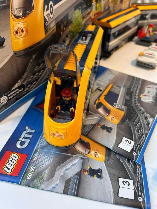 LEGO 60197 пътнически влак