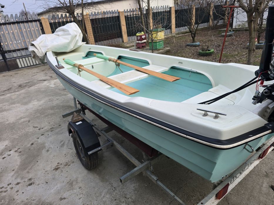 Barca cu motor si peridoc River 500