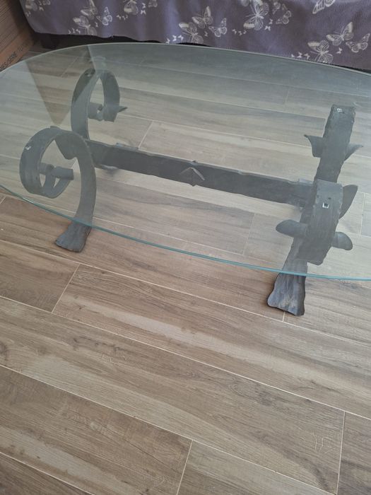 Masa de fier forjat cu sticla securizata