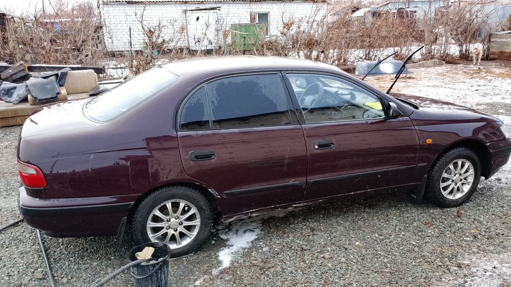 Продам toyota carina e объём 1.6 в хорошем состоянии