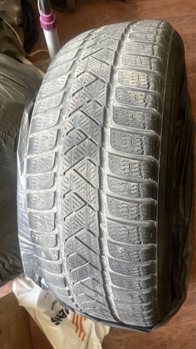 Резина зимняя 225/60/18