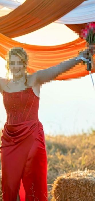 Rochie de mireasa  si rochie de nasa