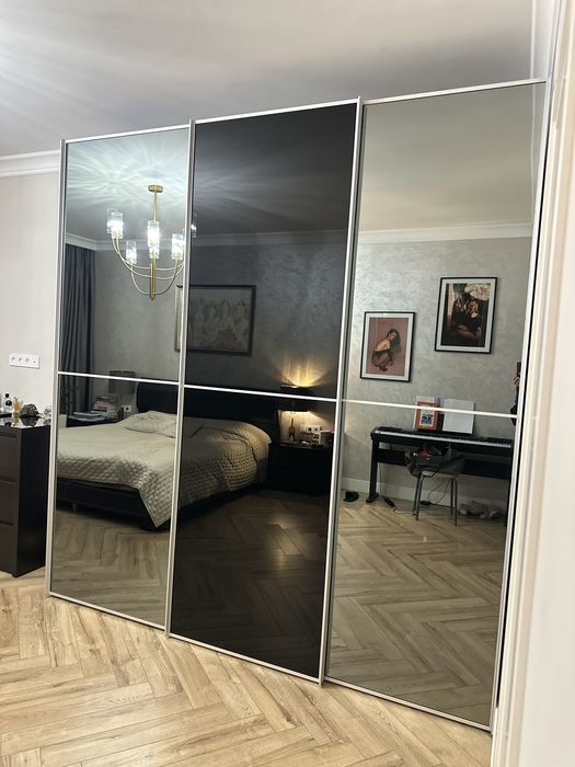 Продаётся вместительный шифоньер