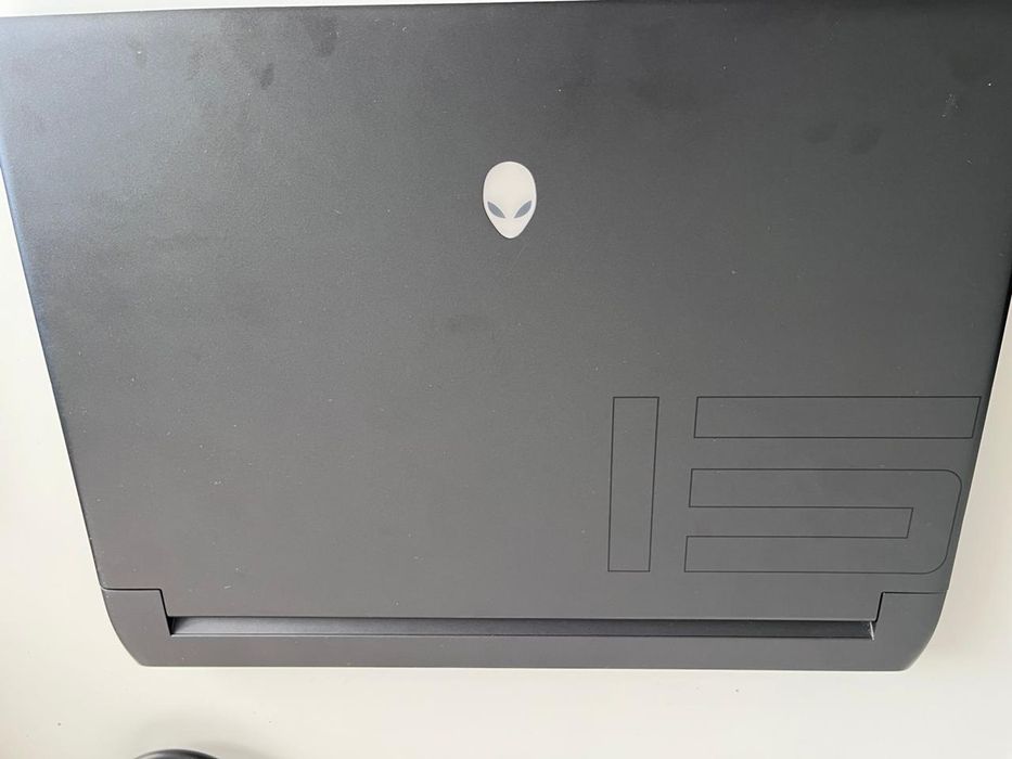 Продам ноутбук Alienware m15 R5