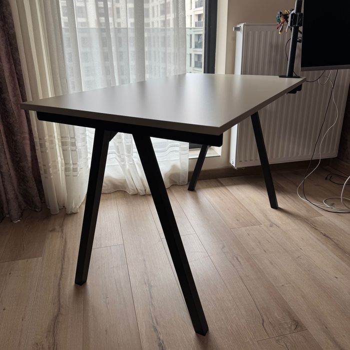Birou TROTTEN IKEA  120x70 cm, în stare perfectă