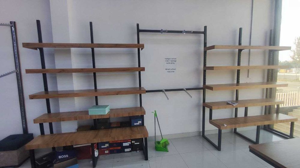 kiyim do'koni uchun stelajlar va vishikalar