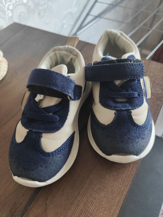 Кроссовки детские