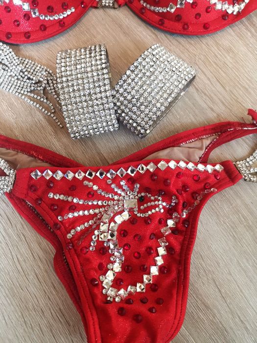 Състезателен бански - Бикини Фитнес