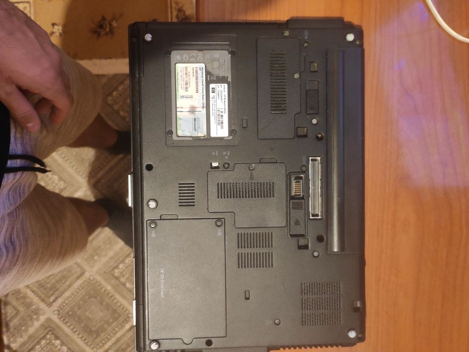 Laptop de vânzare HP cu încărcător ORIGINAL