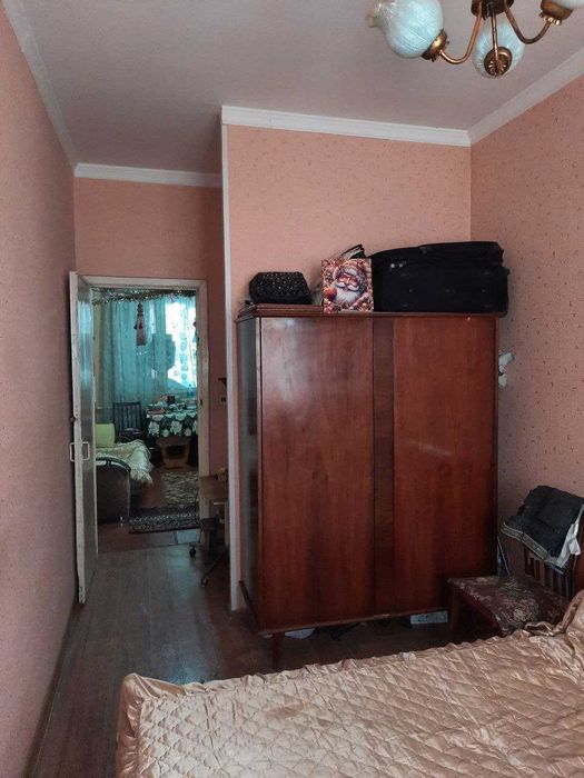 СВОЯ Продаётся ХАМЗА/Чиланзар-3кв 2-комн.1-этаж 4-этажки 63500у.е