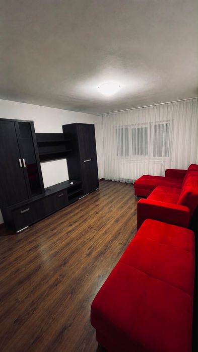 PF închiriez apartament cu 3 camere zona Soarelui
