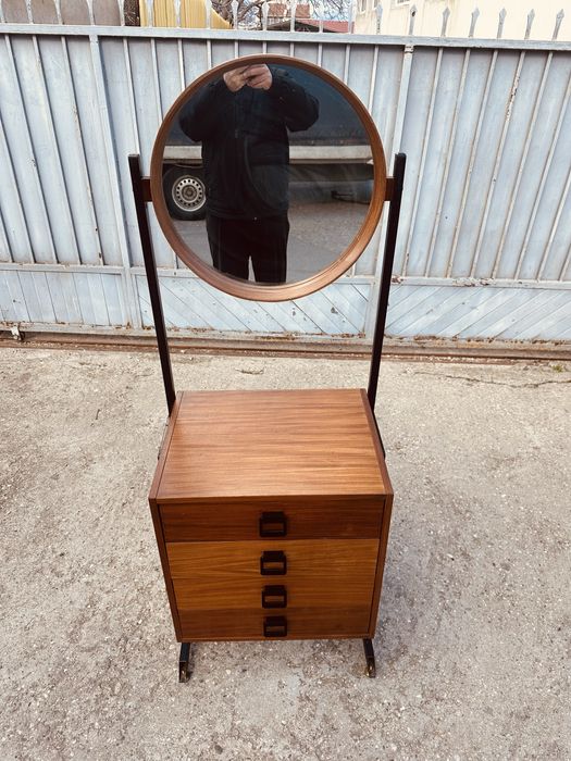 Винтидж италианска тоалетка с огледало – 70-те години