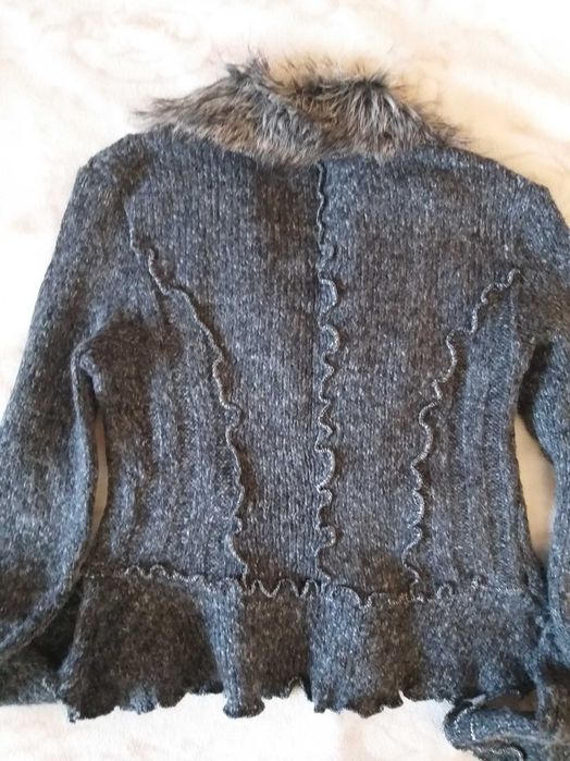 Топла, уникална жилетка