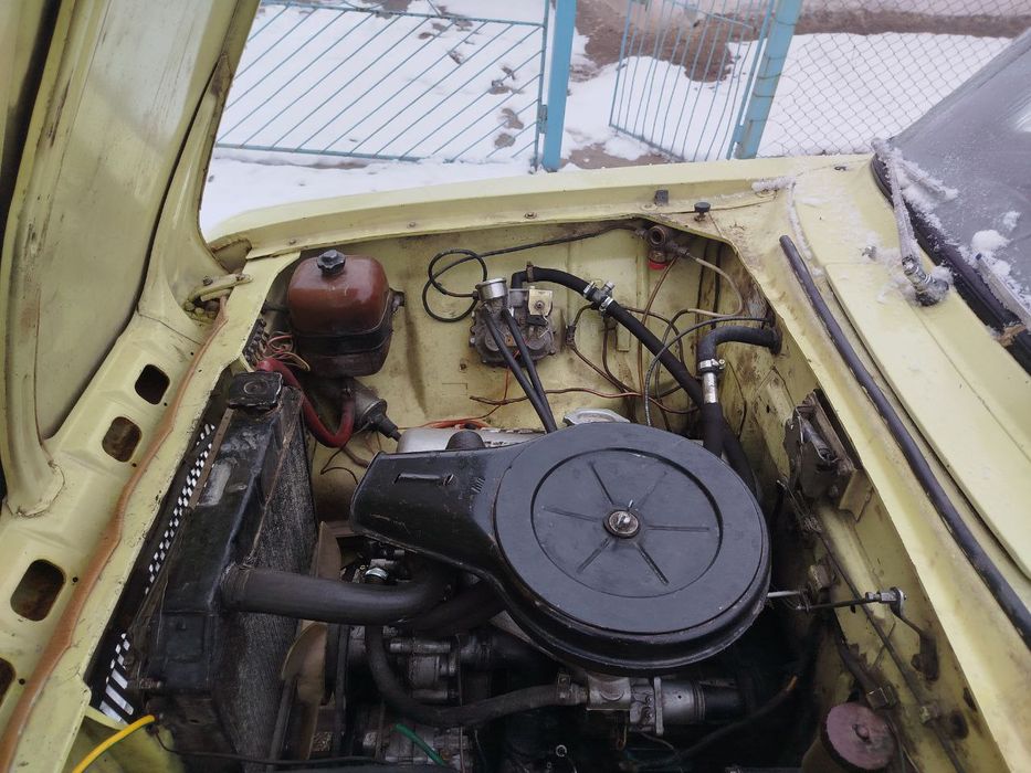 Moskivich 412 moshina holati yaxshi