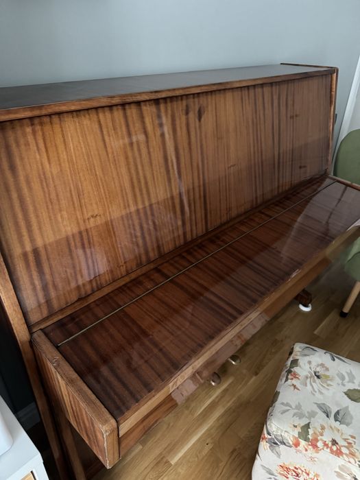 Pianina Ukraina de vanzare