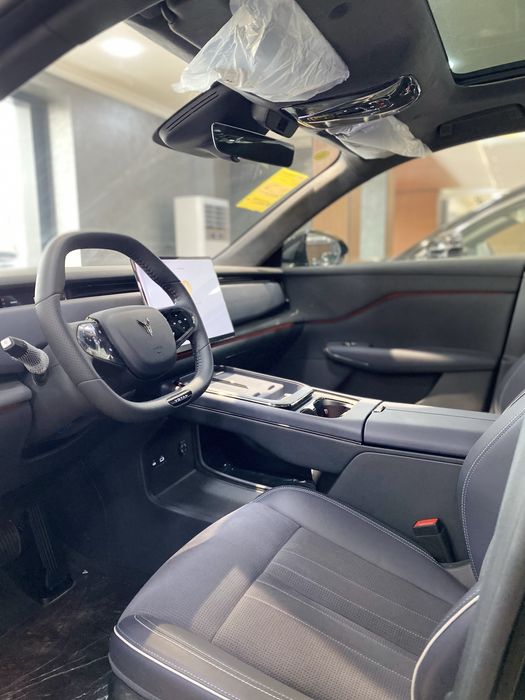 Voyah Courage Full Полный привод (AWD)