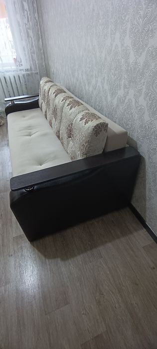 Продам Диван в Хорошем Состоянии