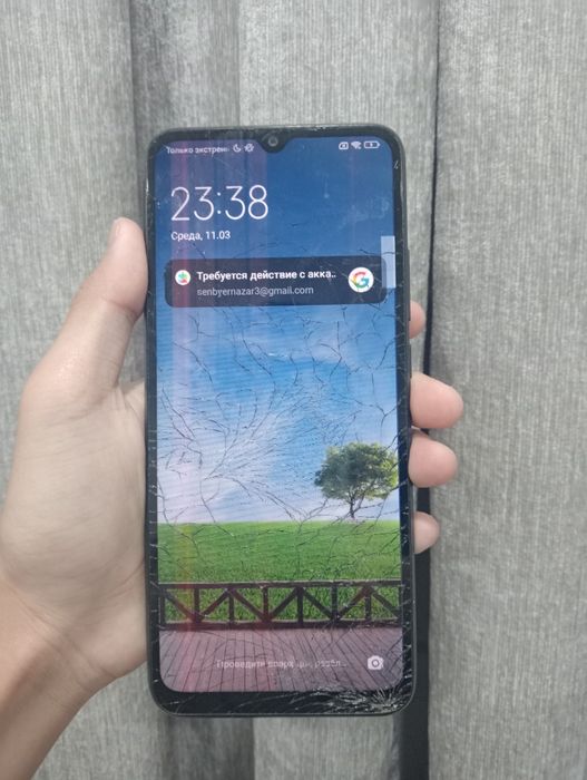 Poco C40 64GB рабочий, экран разбит