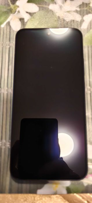 Продавам Oppo Reno 13 5g 256/12