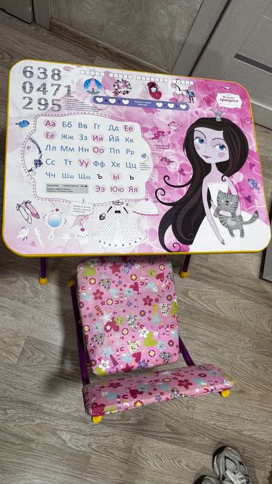 Продам детский стол и стул