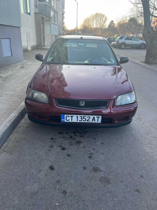 Продавам Хонда Сивик