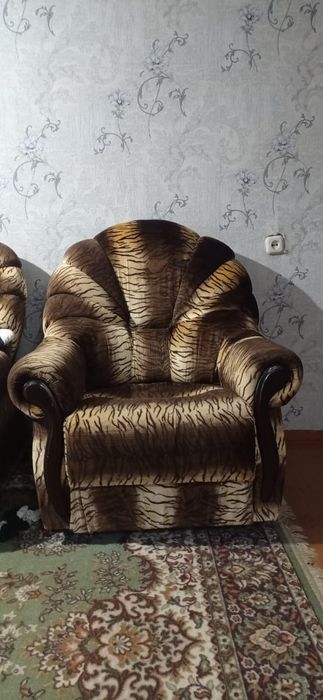 Продам 2 кресла.