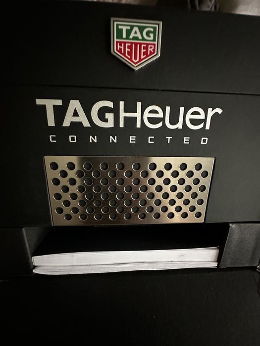 Часы TAG Heuer Connected Modular 45 (SBF8A8001)