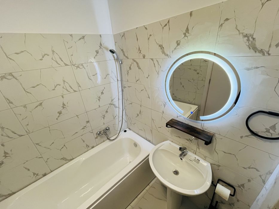 Inchiriez Garsoniera Militari Residence