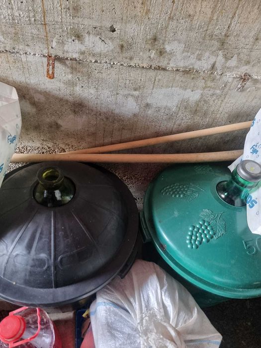 Damigeana sticla cu cos de plastic 50L