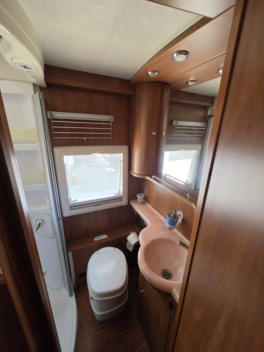 Autorulota Laika Rexosline 721, autocaravana iveco daily 35c18