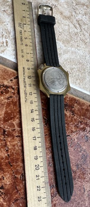 Руски механивен часовник командирски Восток,90 години