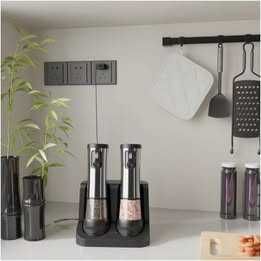 set cadou rasnite sare si piper cu afisaj LCD