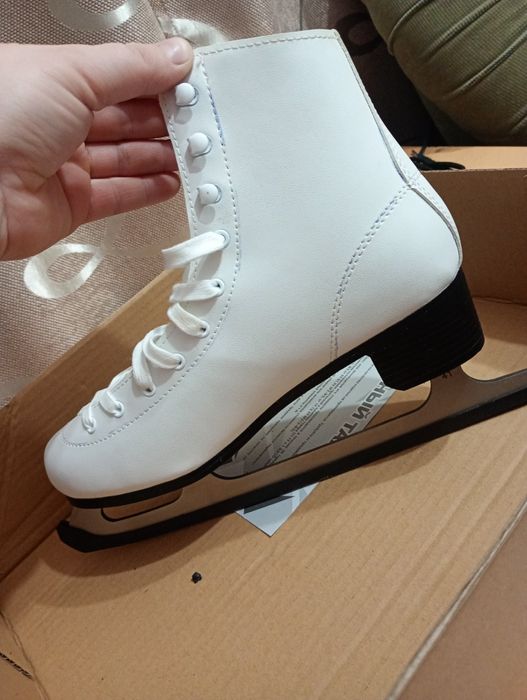 Продам коньки .41размер.