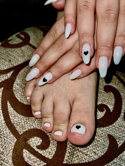 Предлогаю свои услуги по ногтям. Маникюр, наращивание, укрепление.