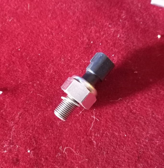 Продам датчик давления топлива и тнвд