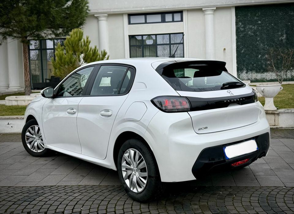 Peugeot 208 Allure 1.5d 101 CP An Fab 2021