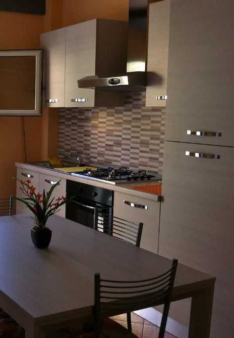 Дава се под наем Едностаен апартамент в Пловдив, Каменица 1 - 38 кв.м за 173.4 € - Снимка #1