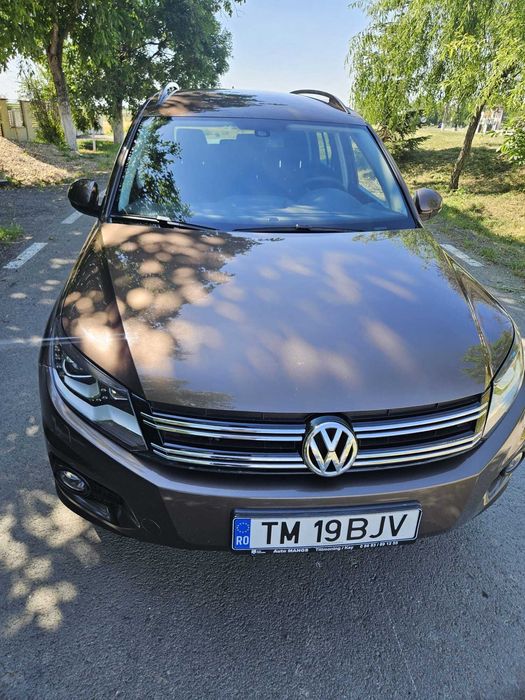 VOLKSWAGEN Tiguan