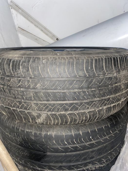Продам летнюю резину с дисками