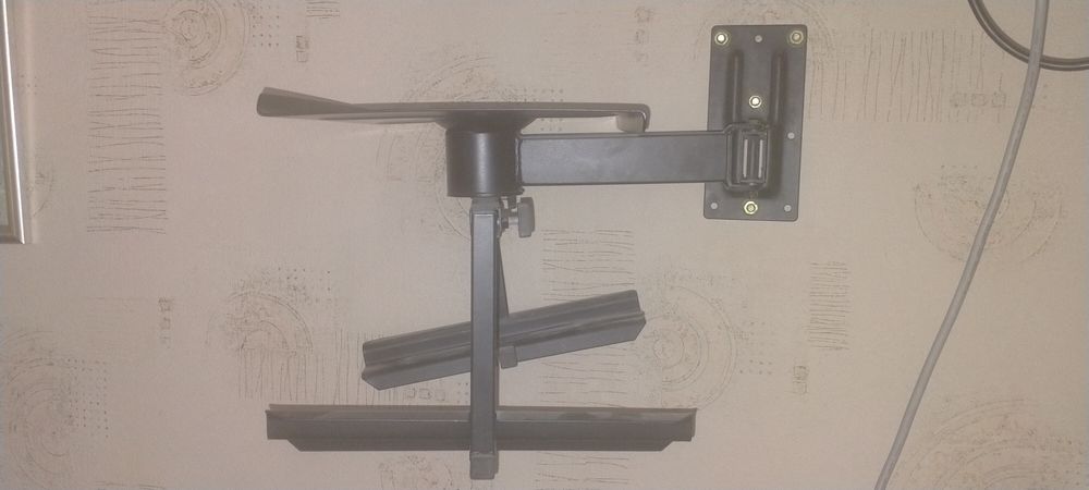 Подвесная полка для аппаратуры.(Кронштейн)